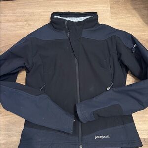 Patagonia Women's Navy and Black Ski Jacket